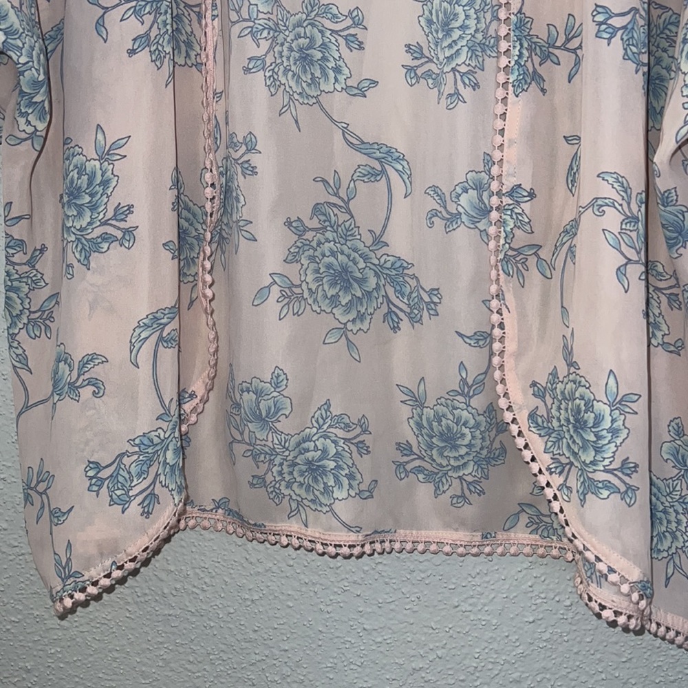 Pink Floral Lingerie Robe 🌸 - Picture 3 of 6